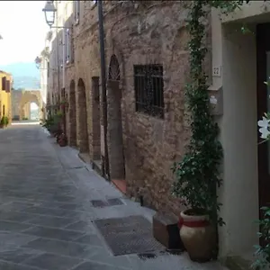 https://casa-contadina-in-borgo-medievale-tuscany-monteguidi-2.it-tuscanyhotel.com