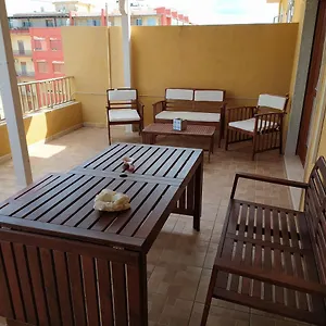 https://il-piccolo-attico-in-centro.sicilyhotelsitaly.net